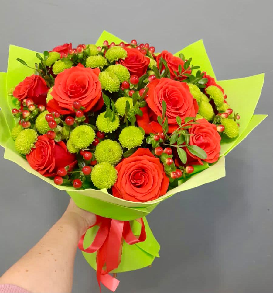 Букет цветов из: Хризантемы и Розы в Уке