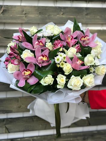Букет цветов из: Розы и Хризантемы в Уке
