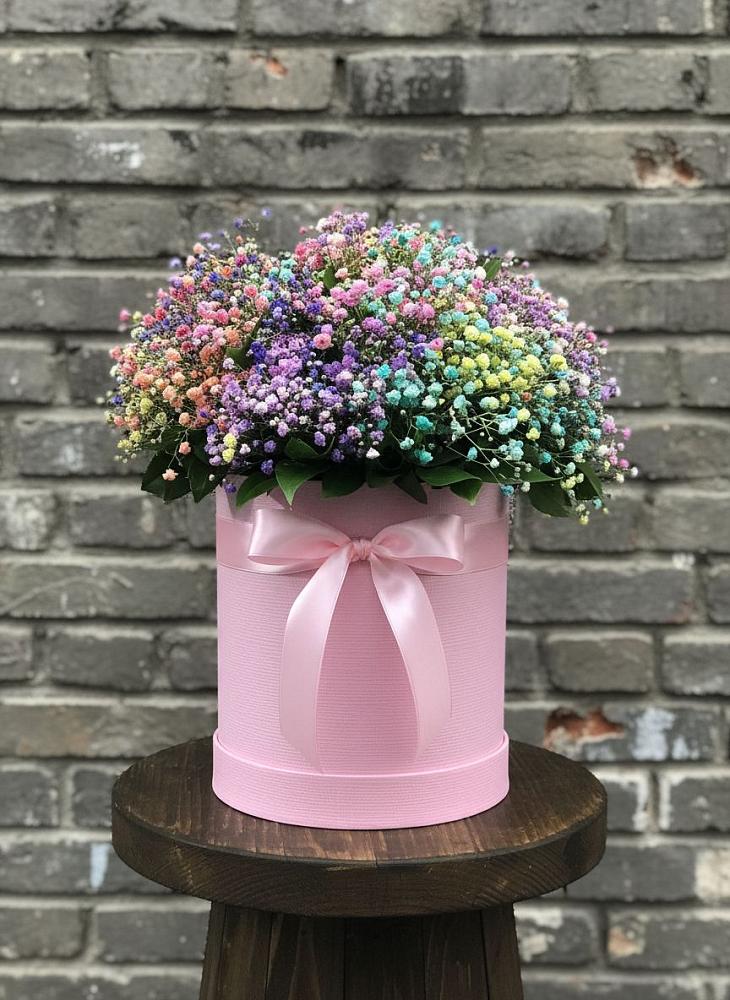 Цветочная композиция из Гипсофила и Розы в шляпной коробке в Уке