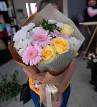 Букет цветов из:  Герберы, Розы и Хризантемы в Уке