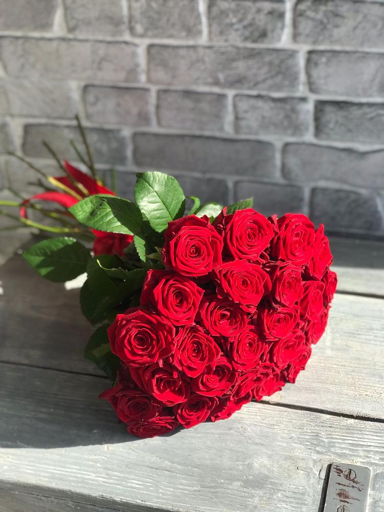 Букет Красные розы Фридом в Уке