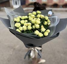 Букет Белые кустовые розы Солинеро в Уке