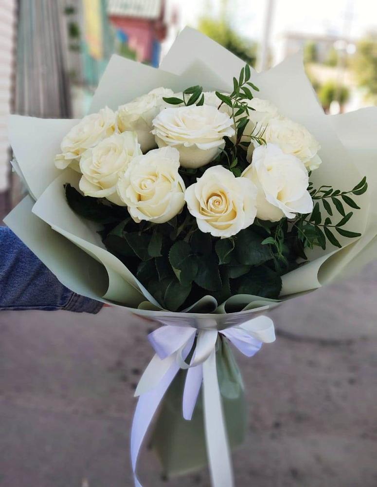 Букет Белые розы Проуд в Уке