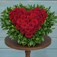 Цветочная композиция из Розы в виде сердца #REPLACE_PRED# Уке