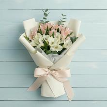 Букет цветов из:  Альстромерии в Уке