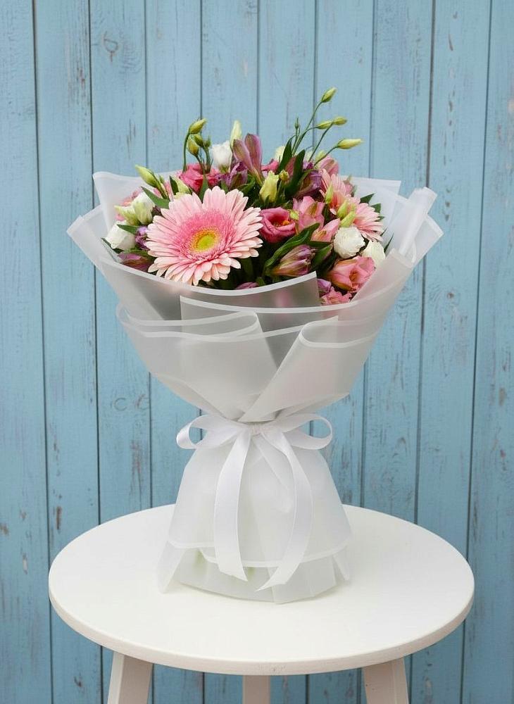 Букет цветов из: Герберы, Альстромерии и Лизиантусы в Уке