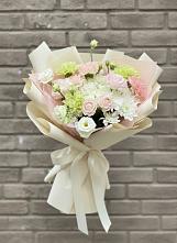 Букет цветов из:  Гвоздики, Розы, Лизиантусы и Хризантемы в Уке