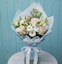 Букет цветов из:  Розы и Лизиантусы в Уке