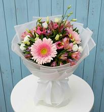 Букет цветов из:  Герберы, Альстромерии и Лизиантусы в Уке