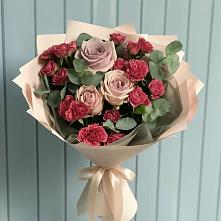 Букет цветов из:  Гвоздики и Розы в Уке