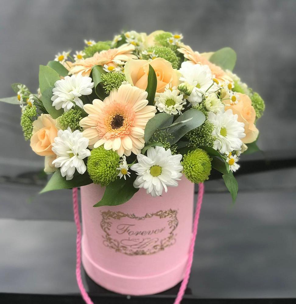 Цветочная композиция из Розы, Герберы и Хризантемы в шляпной коробке в Уке