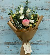 Букет цветов из:  Розы и Лизиантусы в Уке