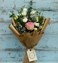 Букет цветов из:  Розы и Лизиантусы в Уке