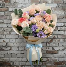 Букет цветов из:  Розы, Лизиантусы и Гвоздики #REPLACE_PRED# Уке