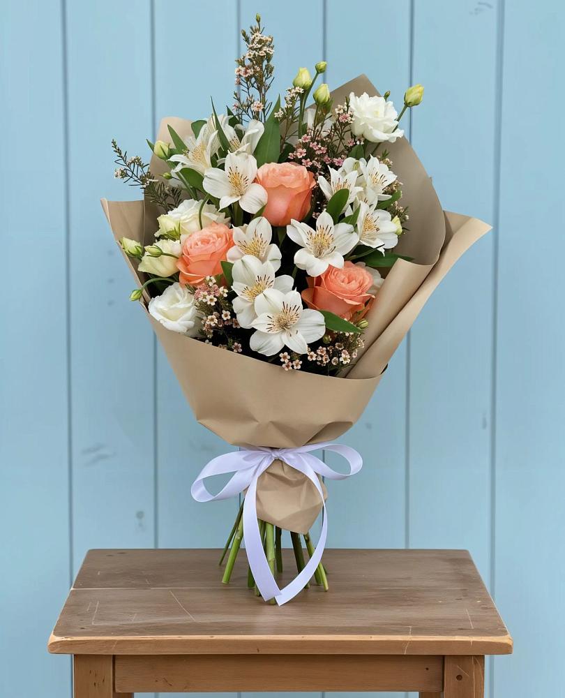 Букет цветов из: Альстромерии, Лизиантусы, Розы и Хризантемы в Уке