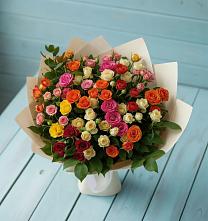 Букет Микс из разноцветных кустовых роз в Уке