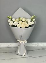 Букет цветов из:  Розы и Лизиантусы в Уке